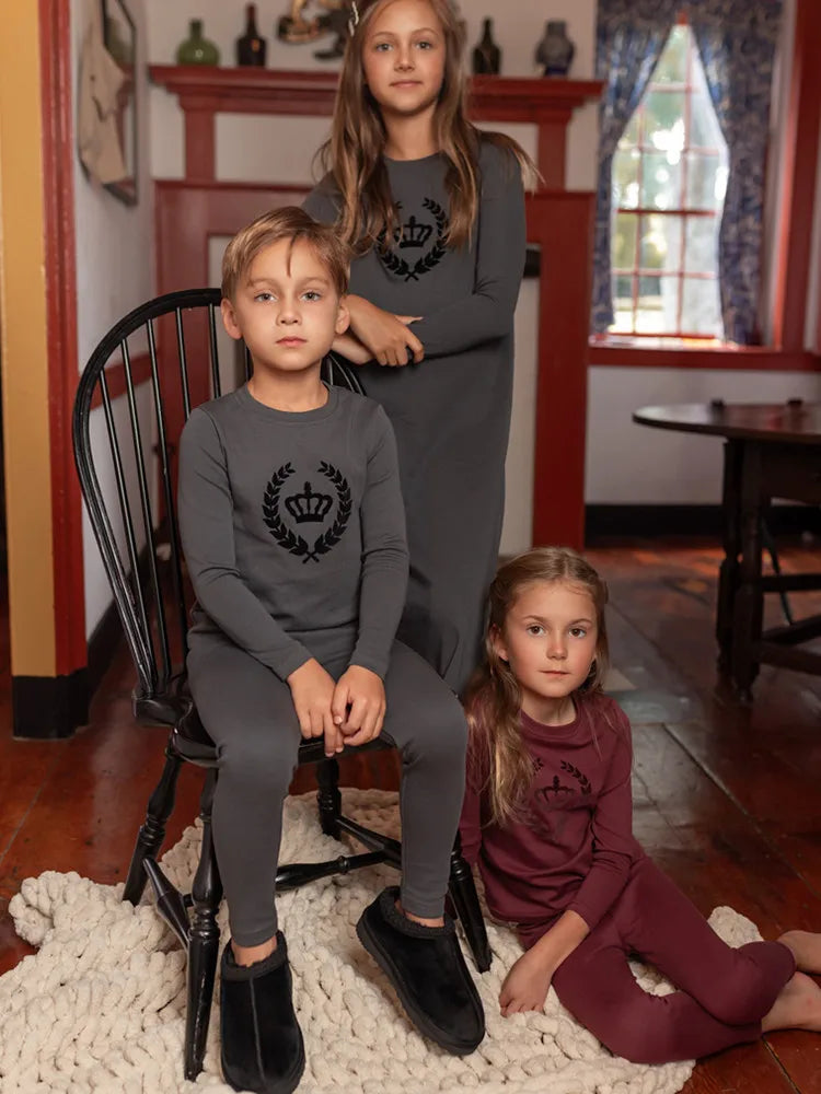 AP 2025 AW Royal velvet crown cotton pj children fashion family matching clothes kids boys girls autumn winter casual clothing