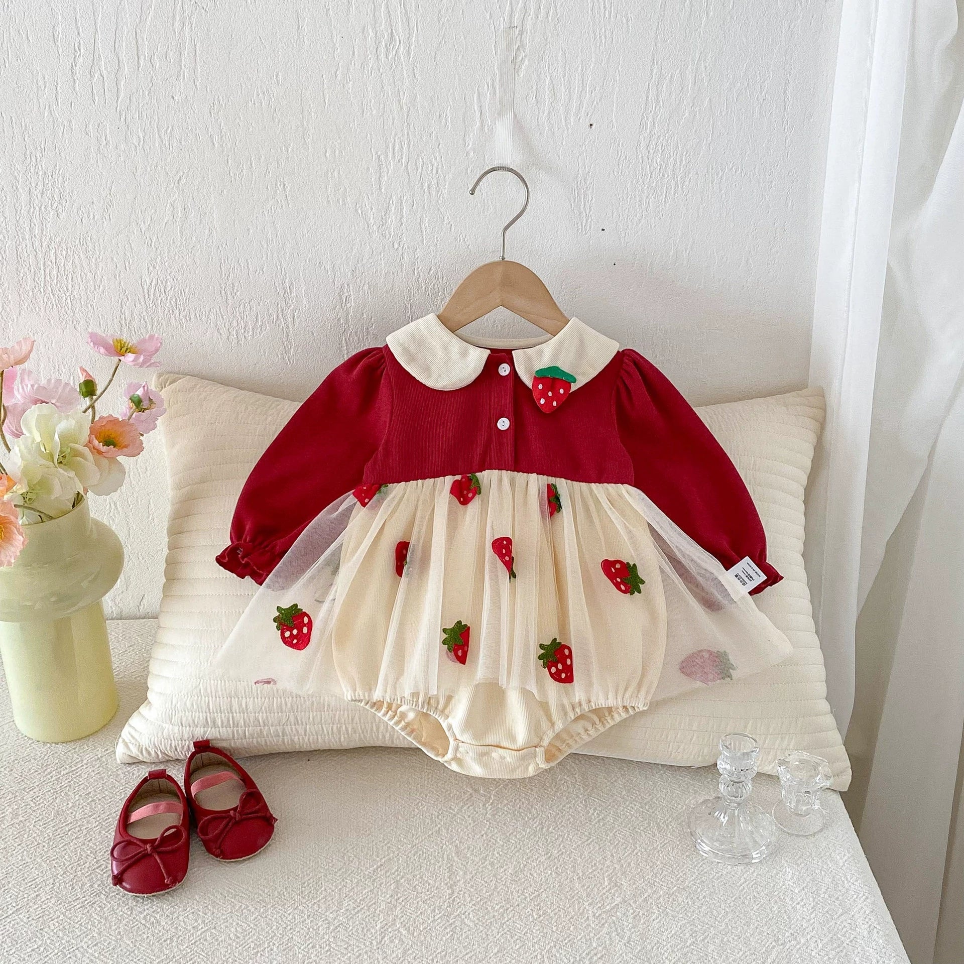 Autumn Arrival Baby Girls Long Sleeves Strawberry Pattern Color